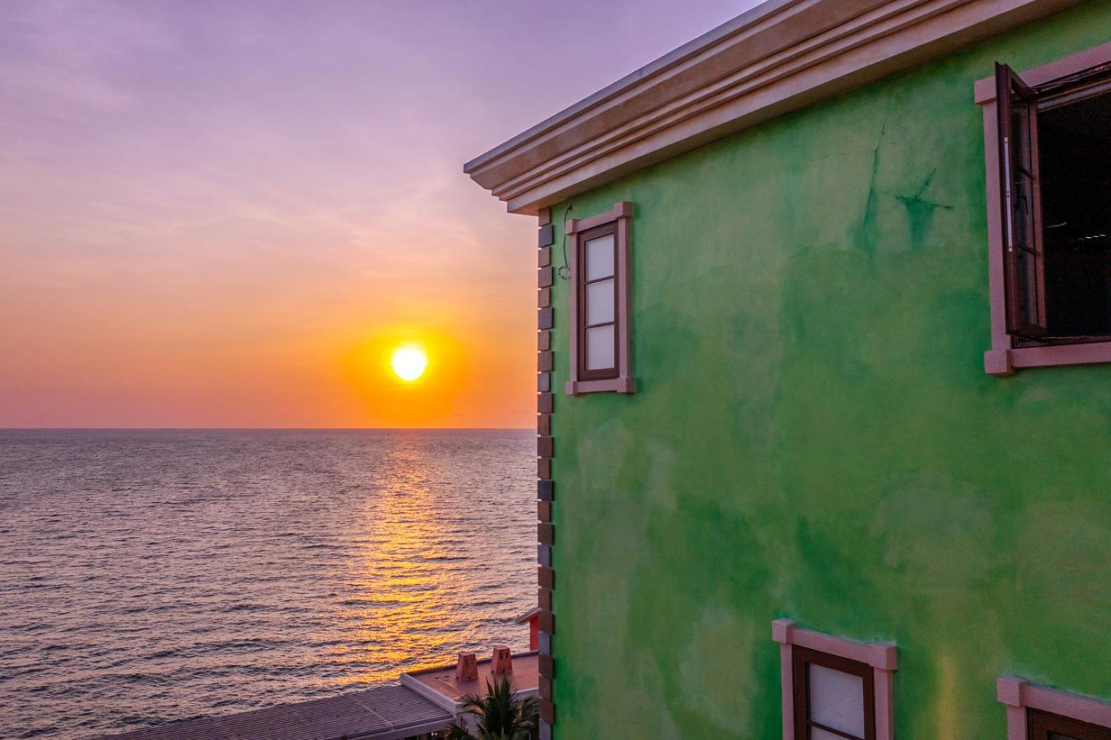 Roma Hotel Phu Quoc - Free Airport Shuttle & Sunset Town Tour Екстер'єр фото